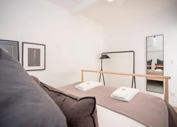 Liiiving In - Ribeira Vintage View